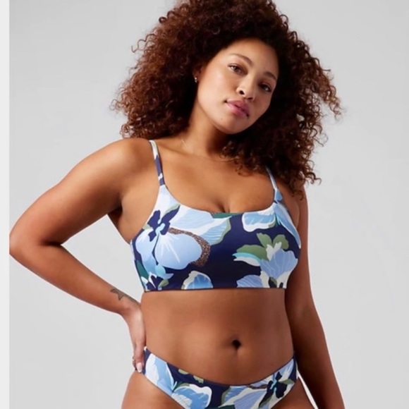 Athleta Other - Athleta Scoop Bikini Top D-DD